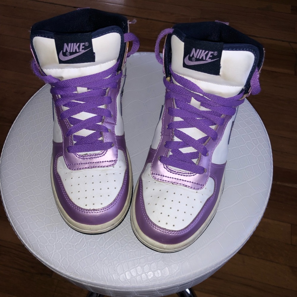 NIKE SNEAKERS